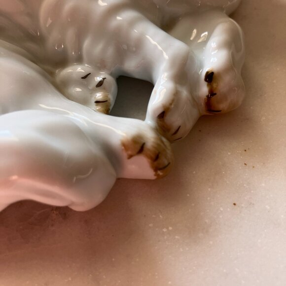 White Porcelain Cat Figurine - Vintage - #7899 Andrea by Sadek Figurine - Picture 5 of 7